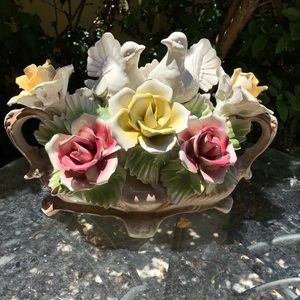 Capodimonte beautiful birds and flowers display